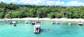 1-BR Coastal Oasis with A/C near Beaches and Bars