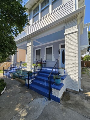 Exterior - Charming 3-bedroom, 2 bath house in the delightful Uptown New Orleans (New Orleans)