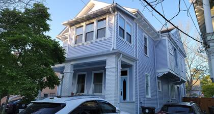 Charming 3-bedroom, 2 bath house in the delightful Uptown New Orleans