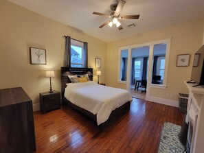 3 bedrooms, desk, iron/ironing board, WiFi - Charming 3-bedroom, 2 bath house in the delightful Uptown New Orleans (New Orleans)