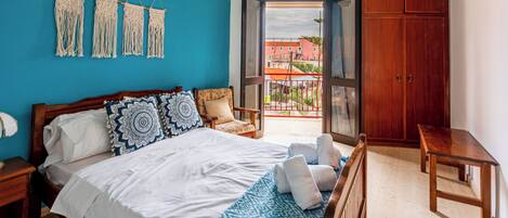 2 bedrooms, iron/ironing board, free WiFi, bed sheets