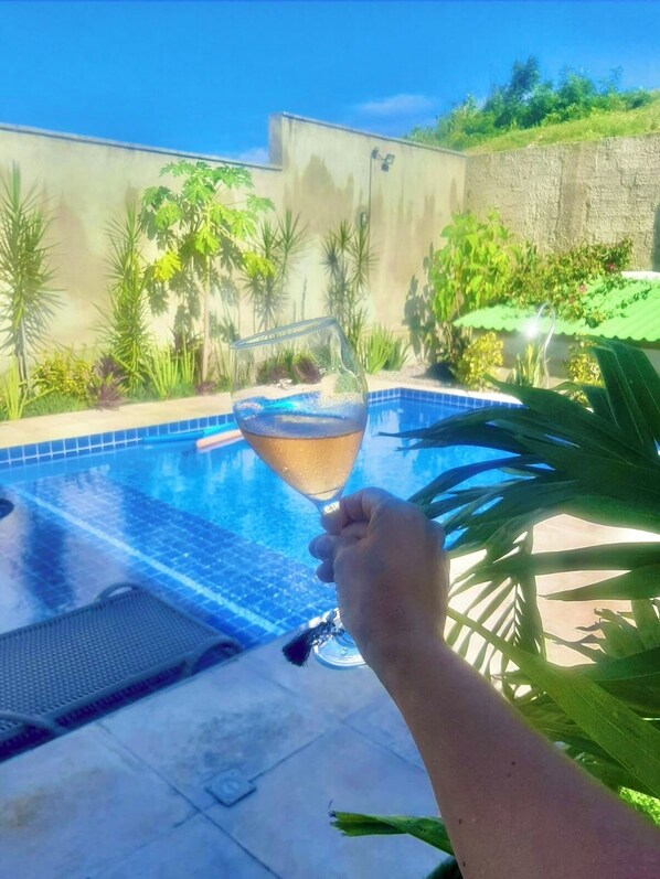 Standaard Twin kamer, veranda, uitzicht op zwembad | Uitzicht vanuit de kamer