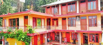 Om Yoga Ashram for Best and Affordable 6 Days Yoga Meditation Retreat H.P India
