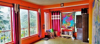 Om Yoga Ashram for Best and Affordable 6 Days Yoga Meditation Retreat H.P India