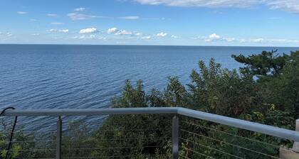 Sunsets over Long Island Sound
Peaceful retreat on the North Shore
