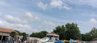 Mobile home in a campsite, ideal for families, close to the sea 