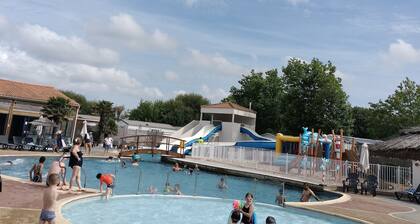 Mobile home in a campsite, ideal for families, close to the sea