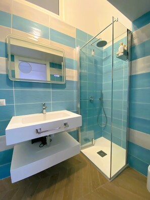 Shower, eco-friendly toiletries, hair dryer, bidet - Romantic Suite (Nerano) Near Sorrento | Comfort, Charm & Relax (Massa Lubrense)