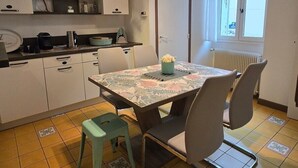 Dining - Maisonnette Historic District (limoges)