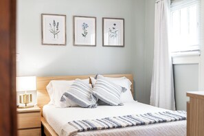 2 slaapkamers, een strijkplank/strijkijzer, reisbedje, wifi