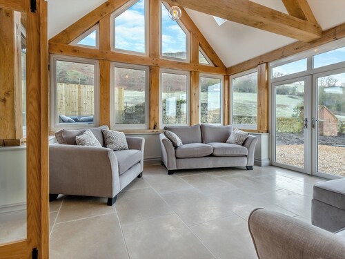 The Farmhouse - UK48653