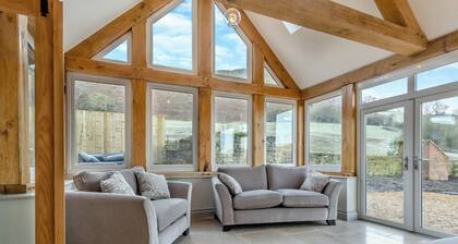 The Farmhouse - UK48653
