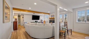 Gentle Winds Lake Front Retreat