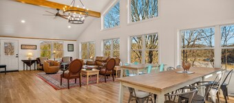 Gentle Winds Lake Front Retreat