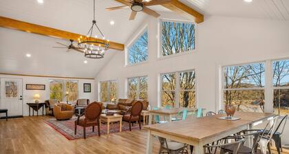 Gentle Winds Lake Front Retreat