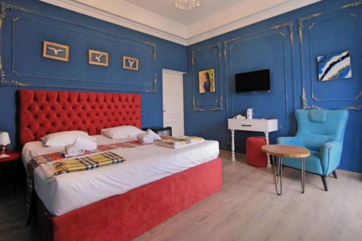 Deluxe Δίκλινο Δωμάτιο (Double), Θέα στη Θάλασσα | Κλινοσκεπάσματα υψηλής ποιότητας, πουπουλένια παπλώματα 