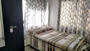 4 bedrooms, WiFi, bed sheets