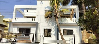 Charming 4-bedroom bungalow with AC and WiFi in peaceful Nashik