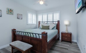 3 soverom, strykejern/-brett, wi-fi (inkludert) og sengetøy