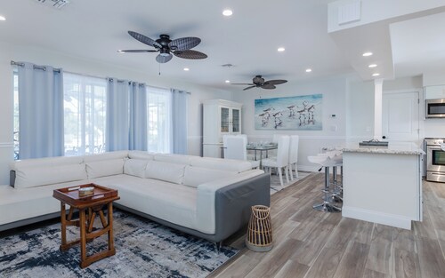 Beautiful Waterfront Heated Pool Home Yacht Club Direct Gulf Access