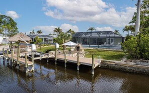 حمّام سباحة خارجي، حمّام سباحة مُدفَّأ