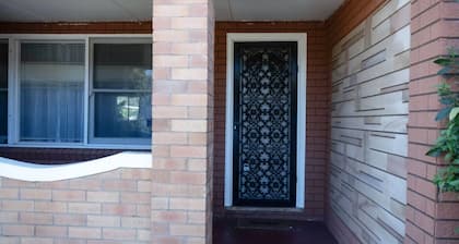 StayAU 3BRM Cozy Retreat Close to Dubbo