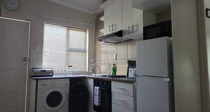 Cozy 1-Bedroom Apartment in the heart of Bellville.
