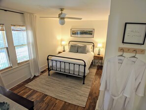 2 chambres, fer et planche à repasser, Wi-Fi, draps fournis