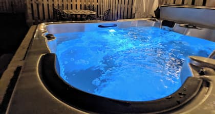 Cozy Bungalow Near Downtown w/HotTub, Feat on HGTV