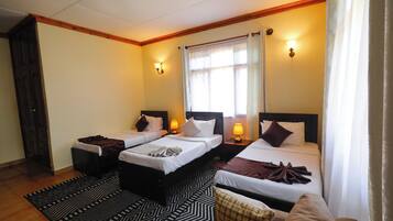 6 bedrooms, iron/ironing board, WiFi, bed sheets