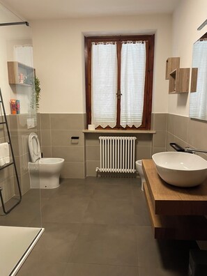 Shower, hair dryer, bidet, towels - Villa with private pool 5 minutes from Lake Trasimeno  (Magione)