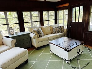 Living area - River Bend (Ponchatoula)