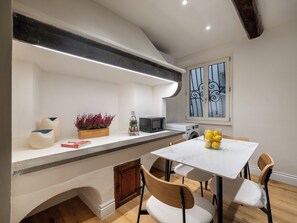 Dining - Palazzo Nori elegant & renovated apartment in the hearth of Florence (Firenze)