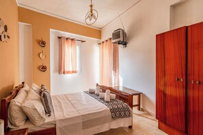 2 chambres, fer et planche à repasser, Wi-Fi gratuit, draps fournis