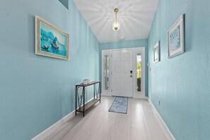 المنشأة من الداخل