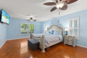 4 chambres, fer et planche à repasser, lit parapluie, Wi-Fi gratuit