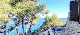 Trullo en pierre avec accès mer privé (maison F)