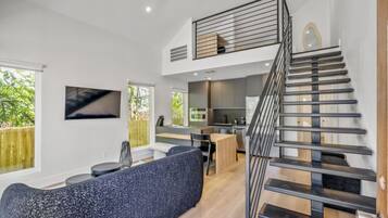 Télévision, chaßne hi-fi, espaces bureaux