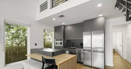 O`Four Lofts North, Luxury Cabin Retreat