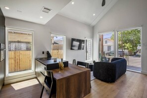 Interior - O`Four Lofts North, Luxury Cabin Retreat (Houston)
