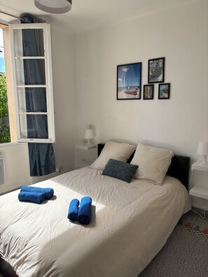 3 makuuhuonetta, silitysrauta/-lauta, Wi-Fi, vuodevaatteet