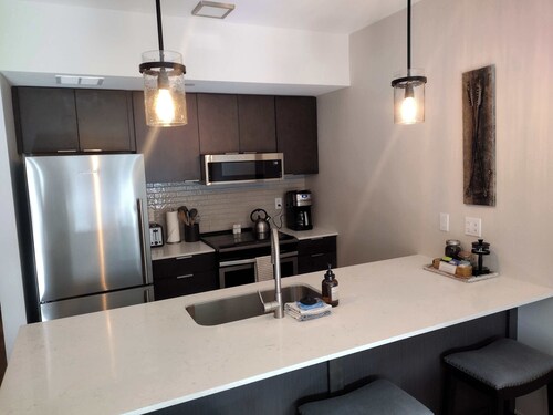 Your Bozeman Basecamp: Comfortable Condo in the Perfect Downtown Location