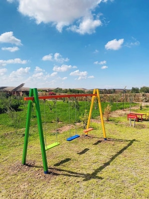 Children’s play area – outdoor