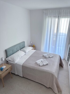 3 quartos, ferros/tábuas de passar roupa, Wi-Fi, roupa de cama