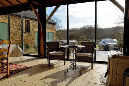 Renovated farmhouse with swimming pool and 3ha garden