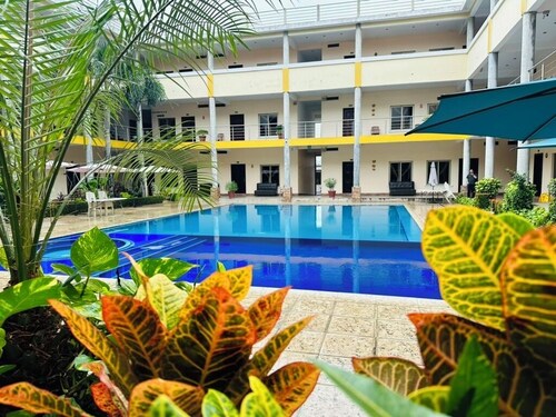 Hotel California Pacific Palm