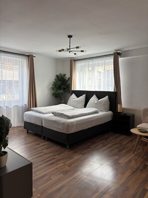 1 habitación, escritorio, wifi gratis y ropa de cama 