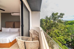 Terrace/patio - King Studio w/ Balcony, Rooftop Pool | Aldea Zama (Tulum)