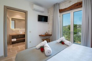 4 chambres, fer et planche à repasser, Wi-Fi, draps fournis