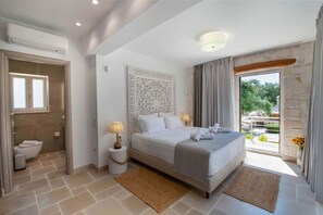 4 quartos, ferros/tábuas de passar roupa, Wi-Fi, roupa de cama